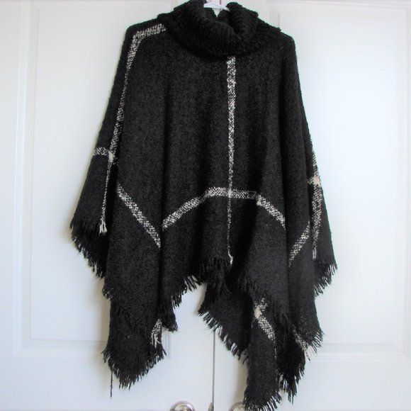 Laura Sweaters - Laura Black & White Turtleneck Blanket Poncho
